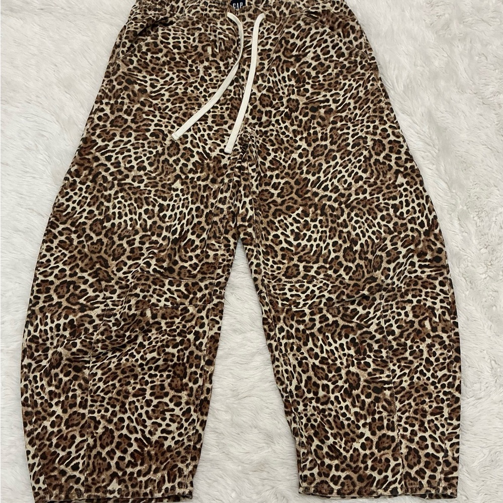 GAP Leopard Print Drawstring Barrel Leg Pants in Cheetah Print - Picture 11 of 11